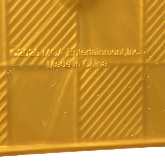 LOL Surprise Doll Remix Hair Flip Stix Queen with Record Player & Accessories - Picture 10 of 12